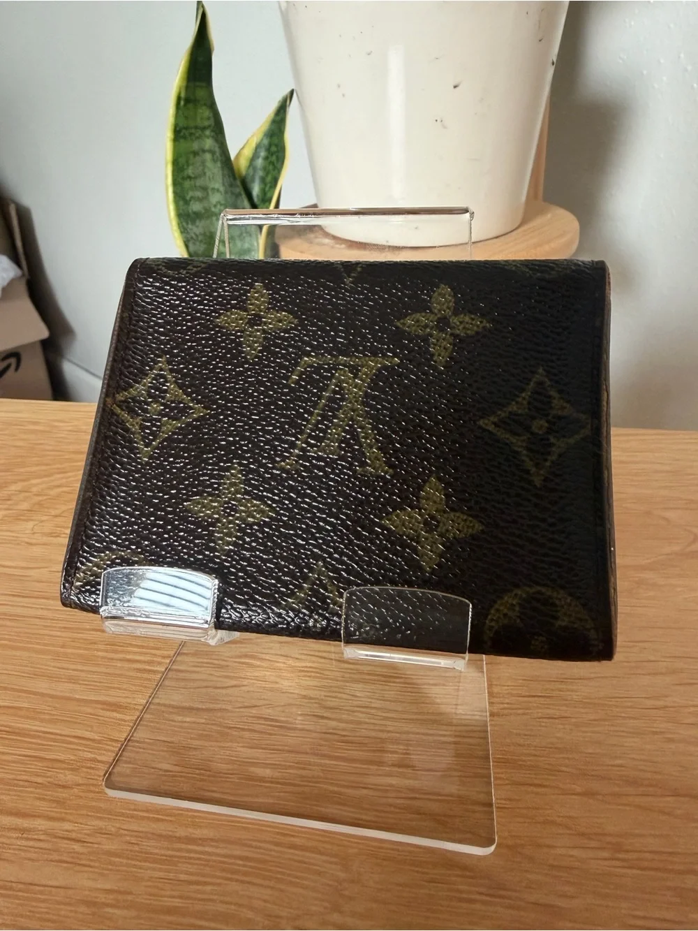 Louis Vuitton Bifold Leather Cardholder/Wallet *Rare Item* - Picture 5 of 12